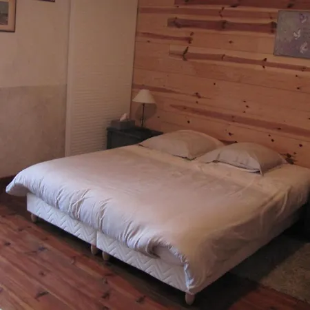 Domaine Du Mas Du Taillet B&B 라나르스