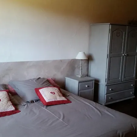 B&B Domaine Du Mas Du Taillet 라나르스